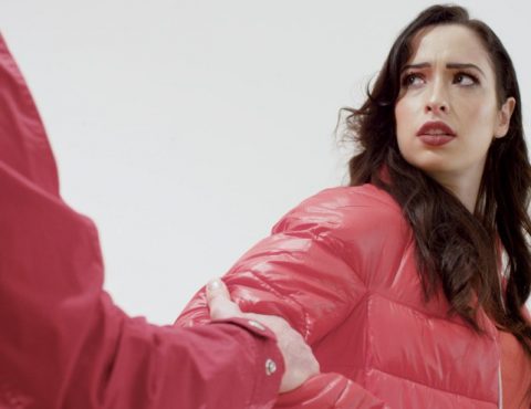 Ne détournez pas le regard !